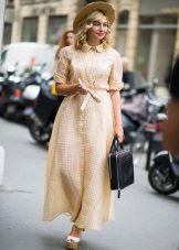 Dlouhé šaty s límcem