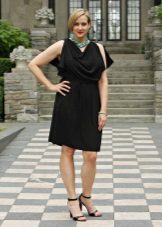 Dekoration für ein Kleid eine Fledermaus für voll