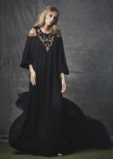 Dress with a one-piece sleeve on the floor