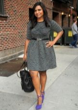 Gray dress with bell skirt for full with lilac suede heeled shoes