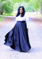 Two-tone dress with a skirt for full sun