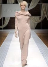 Woolen dress with a collar