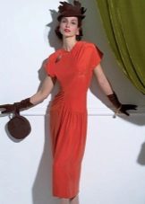 Dress in the style of the 40s sheath