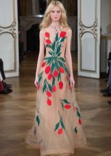 Fitted evening dress with print