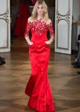 The fitted dress a mermaid in a floor