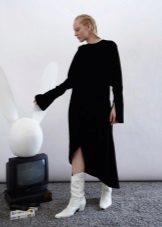 Winter dress with tattered sleeves