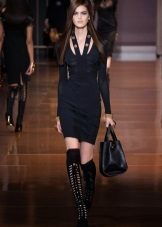 Sabates d’estiu per un vestit negre