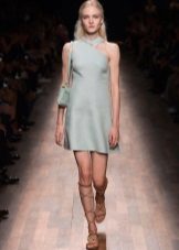 Bossa per a un vestit curt d’estiu