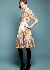 Pakaian ketat untuk pakaian berwarna