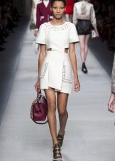 Robe à la mode avec une jupe courte en 2016