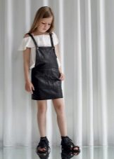 Elegant dress for the girl