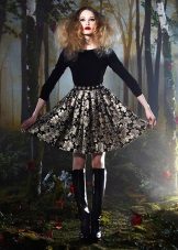 black dress with brocade yuk