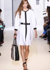 Bossa blanca per a un vestit blanc