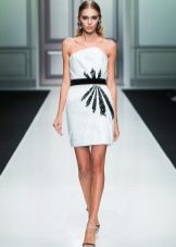 Sandàlies per a un vestit blanc