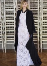 accessories for white lace evening dress