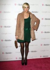  Green dress with a leopard print bag