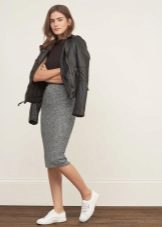 Knitted pencil skirt