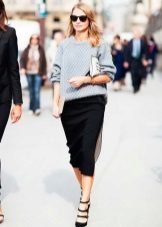 Knitted pencil skirt