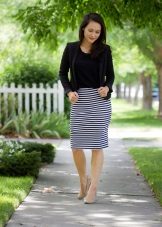 Knitted black and white pencil skirt