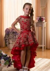 Prom dress in kindergarten red short front
