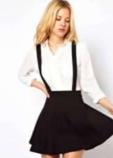 A skirt of the sun in combination with a classic white top