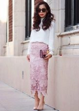 Long lace pencil skirt - a romantic look
