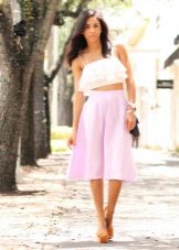 Top with frills combined with a half-sun skirt for girls with a figure like Pear