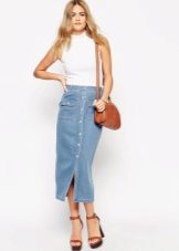Pencil skirt below the denim