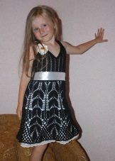 Gehäkeltes Kleid für ein Mädchen von 5 Jahren
