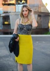 Co na sebe s tužkou sukně