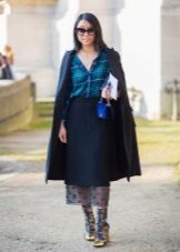 Co na sebe s tužkou sukně