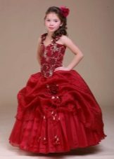 Chic burgundy ball gown for a girl
