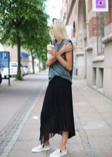 mid-length sports skirt