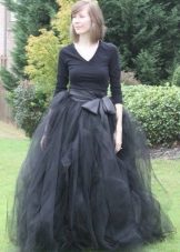 Fluffy long black skirt with a bow