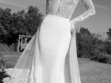 Sexy wedding dress with half naked