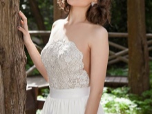 Candid wedding dress from Henika