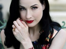 مكياج روكابيلي