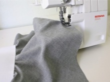 Processing the bottom of the skirt with a half sun on an elastic band