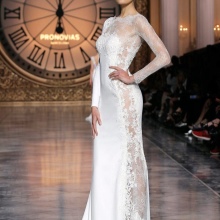 Равна венчаница са акцентима чипке