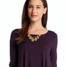 Gold color accessories for burgundy dress