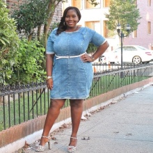 Casual denim sheath dress on a white belt for full