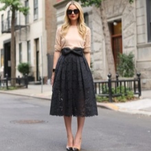 Black skirt with a bow