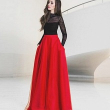 Rødt skjørt sol til gulvet