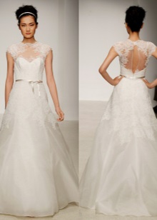 Abito da sposa aperto con corsetto