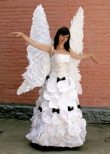 Long wedding dress made of paper