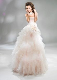 A magnificent wedding dress from Bogdan Anna