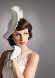 Gloves for a summer wedding dress