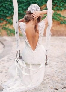 The image of the bride for a beach wedding