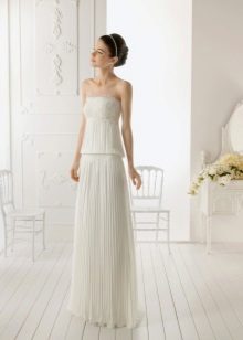 Simple wedding dress with pleated skirt
