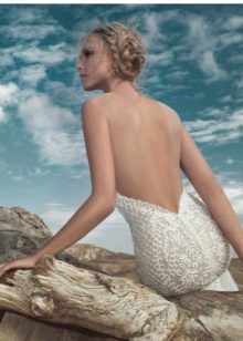 Neckline in a wedding dress